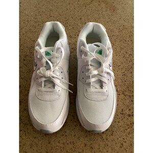 𝅺NIKE Air Max 90 GS size 5.5Y Color: White/Green